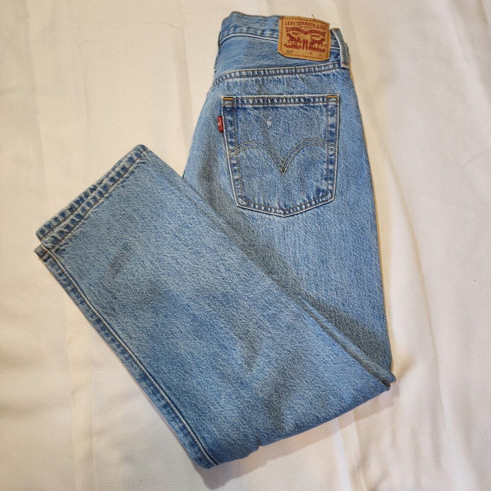 Levi’s 501 Original Fit Women’s W29 L26 Light Wash Distressed Straight Leg Jeans